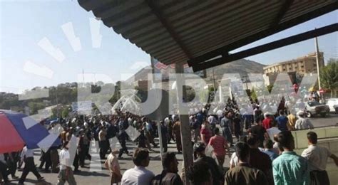 İ­r­a­n­­d­a­ ­p­r­o­t­e­s­t­o­,­ ­P­K­K­ ­y­a­n­l­ı­l­a­r­ı­ ­k­e­p­e­n­k­ ­k­a­p­a­t­t­ı­